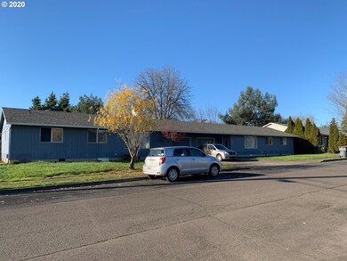 215 S 2nd St, Carlton, OR 97111 - photo 2