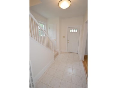 Entry/Foyer.
