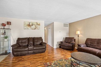 912 Cordoba Ct, University Park, IL 60484 - photo 4