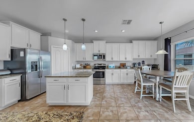 2447 Dovesong Trace Dr, Ruskin, FL 33570 - photo 7