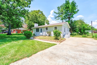 409 E Tennessee Ave, Bessemer City, NC 28016 - photo 2