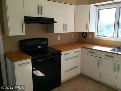 3608 Hallmark Ct, Parkville, MD 21234 - photo 7