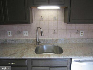 9266 Cardinal Forest Ln unit 302, Lorton, VA 22079 - photo 6