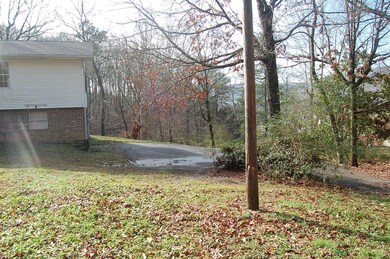1238847 - 737 John Burch Rd 006