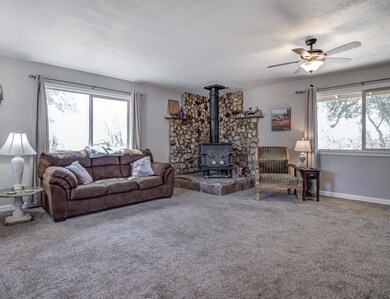 1570 Branstetter Ln, Redding, CA 96001 - photo 7
