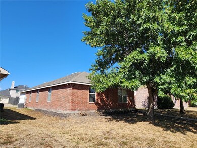 2909 Jamestown Dr, Wylie, TX 75098 - photo 2