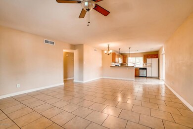 8111 W Westview Dr unit 5, Phoenix, AZ 85033 - photo 7