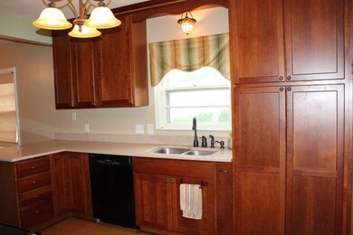 2004 Gladiola Ct, Manhattan, KS 66502 - photo 7