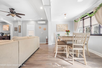 833 Delafield Ave, Staten Island, NY 10310 - photo 5