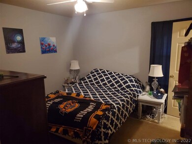812 S Taft Ave, Okmulgee, OK 74447 - photo 4
