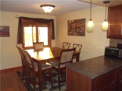 Dining Room. Breakfast bar with pendant lighting. 