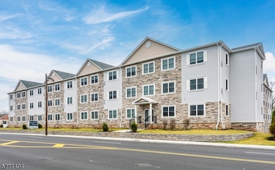 1025 Raritan Rd unit 303, Clark, NJ 07066 - photo 2