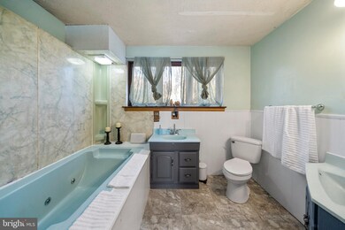 4935 Chester Creek Rd, Brookhaven, PA 19015 - photo 6