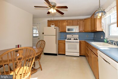 5 Cambridge Ave, Sicklerville, NJ 08081 - photo 4