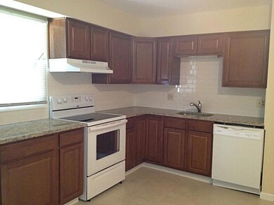 1686 Peardale Rd N, Columbus, OH 43229 - photo 5