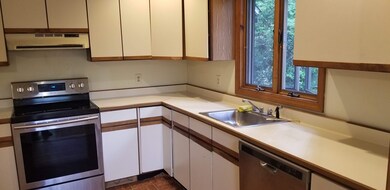 822 Aldrich St, Uxbridge, MA 01569 - photo 5