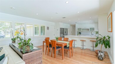 DINING ROOM TO EAT IN KITCHEN