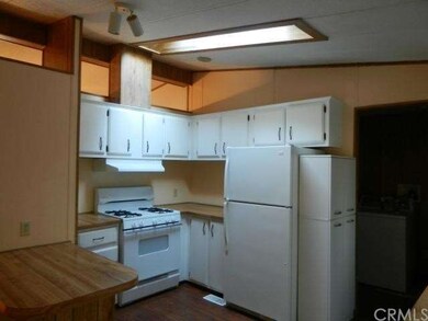 Spacious Kitchen with Gas Stove/Oven 