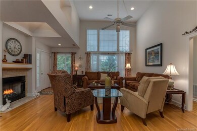 63 Chestnut Ln, Hendersonville, NC 28792 - photo 6