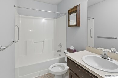 4547 Weir St, Omaha, NE 68117 - photo 4