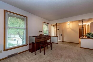 6312 Oakview St, Shawnee, KS 66216 - photo 4