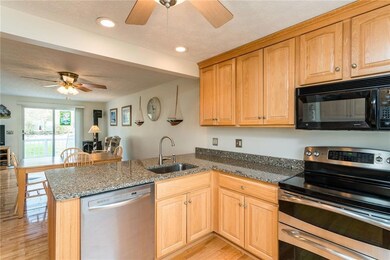 25 Long Beach Ave unit 6, York, ME 03909 - photo 5