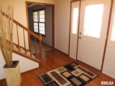 4101 Regency Ct, Davenport, IA 52806 - photo 5