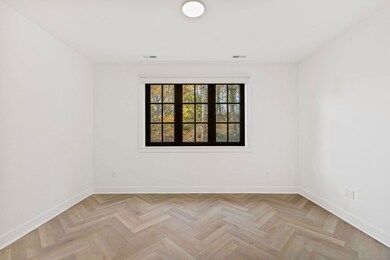 100 E Putnam Ave unit 304, Greenwich, CT 06807 - photo 4