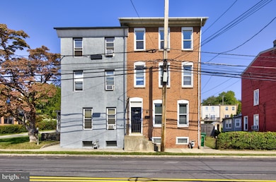 818 E Hector St, Conshohocken, PA 19428 - photo 2