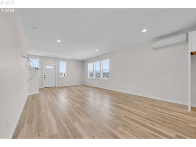 1028 Forest Heights St, Sutherlin, OR 97479 - photo 5