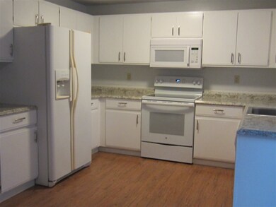 1025 S Mammoth Rd unit 4, Manchester, NH 03109 - photo 4