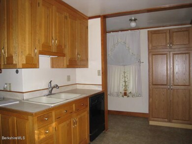 80 Gallup St, North Adams, MA 01247 - photo 2