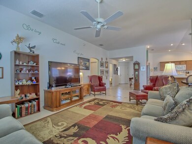 This beautiful ANNA MARIA Courtyard villa has a sp