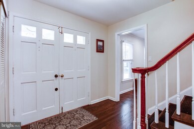 10102 Tamarack Dr, Vienna, VA 22182 - photo 2