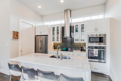 5914 Lindell Ave unit 200, Dallas, TX 75206 - photo 7