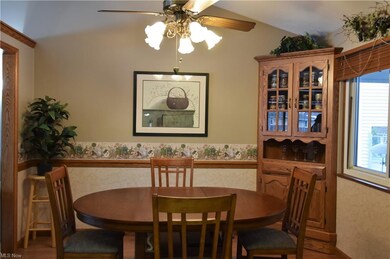 4584 Azalea Ln, North Olmsted, OH 44070 - photo 6