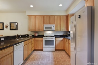 9410 7th Ave SE unit B5, Everett, WA 98208 - photo 2