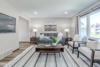 3005 Ontario Ln, Bismarck, ND 58503 - photo 4