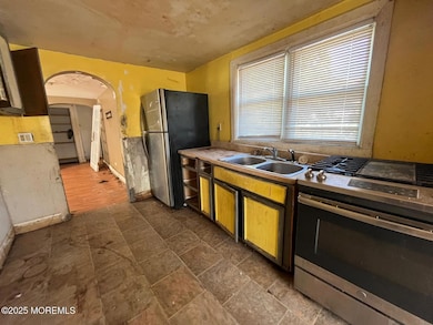 10 Pergola Ave, Jamesburg, NJ 08831 - photo 3