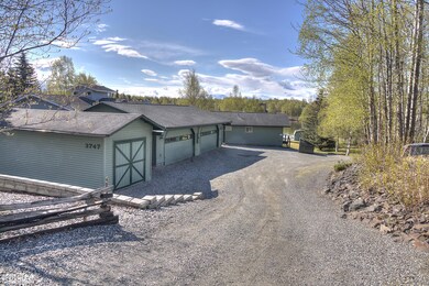 Detached Garage