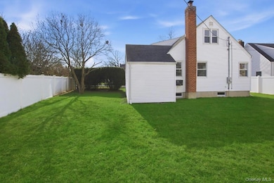 57 Remson St, Valley Stream, NY 11580 - photo 2