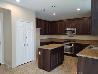 31287 Strawberry Tree Ln, Temecula, CA 92592 - photo 3