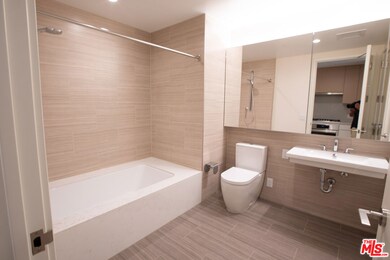 Metropolis Los Angeles - Tower I unit 1019, Los Angeles, CA 90017 - photo 7