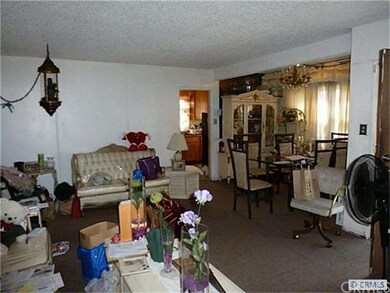 Living room/ Dining room