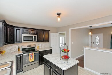 6 Lincoln Ave, Rensselaer, NY 12144 - photo 3