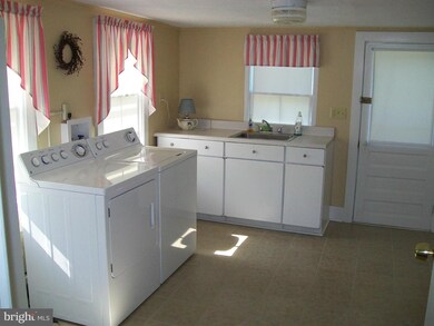 13724 Back Rd, Strasburg, VA 22657 - photo 5