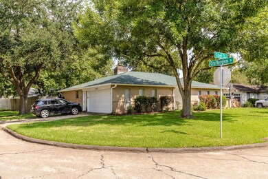 16803 Tibet Rd, Friendswood, TX 77546 - photo 2