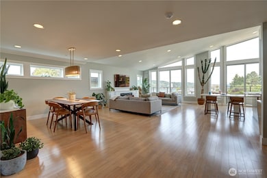 1025 N 36th St, Renton, WA 98056 - photo 6