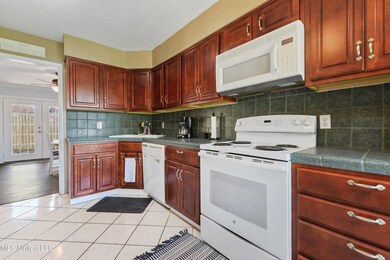 928 Courthouse Rd 10
