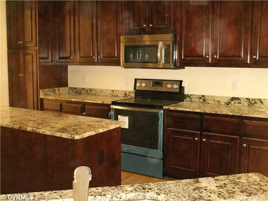 Kitchen - Stainless steel front appliances. Smooth